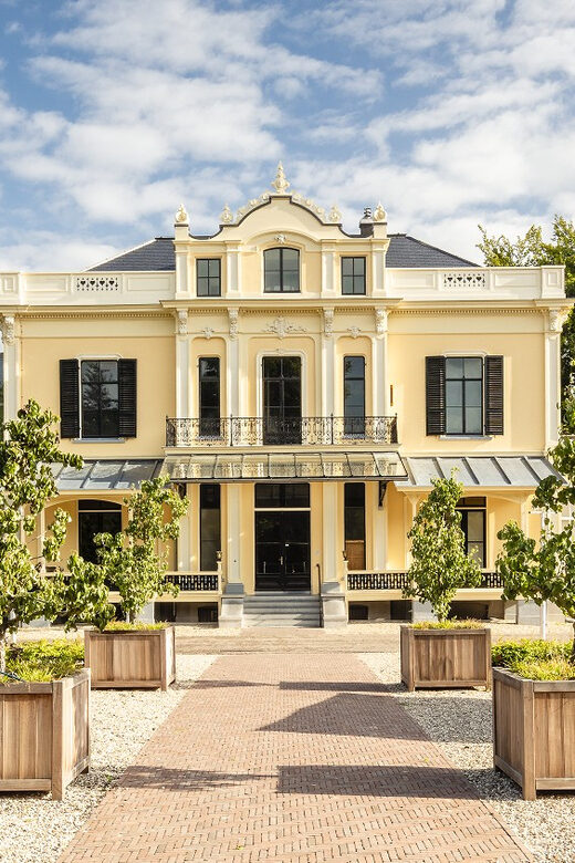 Oosterbeek: Airborne Museum Hartenstein Entry Ticket - The Experience of Visiting