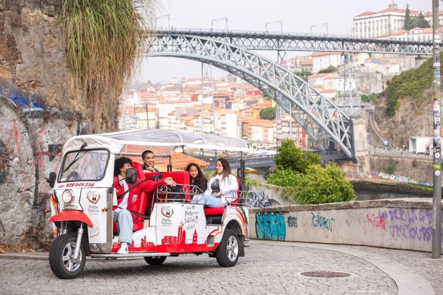 Oporto Tuk Tuk Tour: Among bridges and mysteries - 1.30h - Is This Tour Right for You?