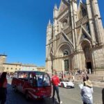 Orvieto: Christmas City Bus Tour - The Charm of Christmas Markets and Streets