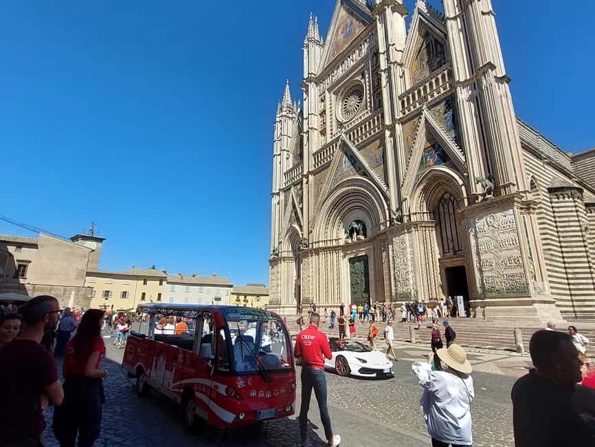 Orvieto: Christmas City Bus Tour - The Charm of Christmas Markets and Streets