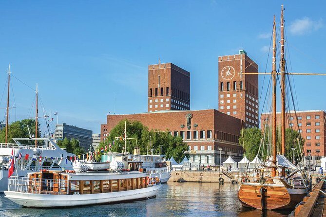 Oslo: Private VIP City Tour by Luxury Minivan with Driver & Guide - The Transport: Luxury Minivan