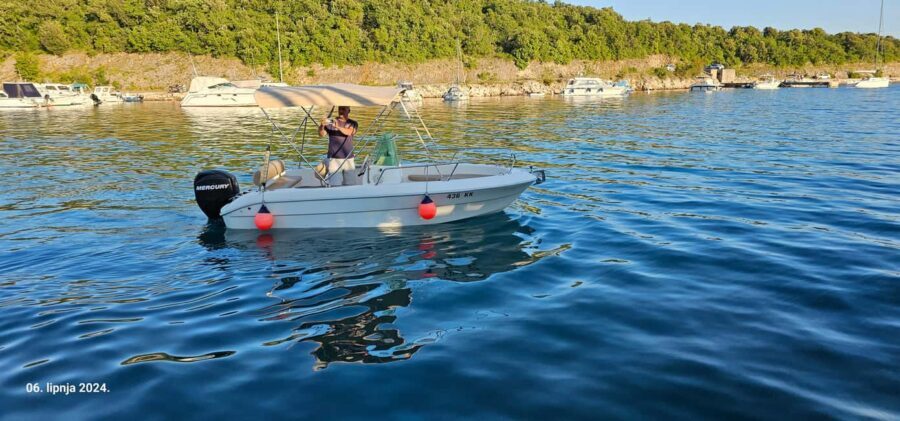 Otok Krk: Boat rentals in Pinezii - PRIMUS 17 60hp - Price and Value: Is It Worth It?