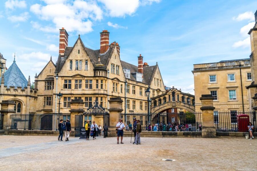 Oxford: Express Walk with a Local in 60 minutes - A Closer Look at the Experience