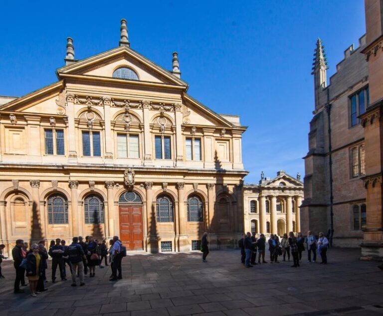 Oxford: Private Walking Tour with University Alumni Guide - A Deep Dive into the Tour Experience