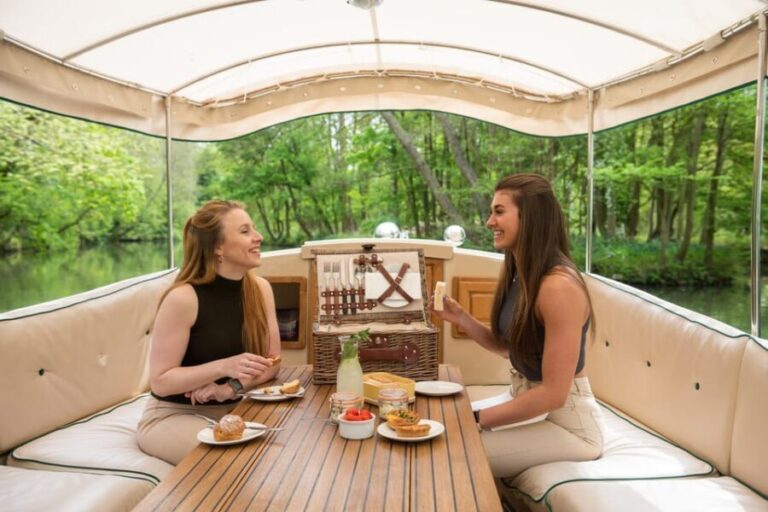 Oxford: Scenic Sightseeing Cruise with Gourmet Picnic - The Picnic Experience