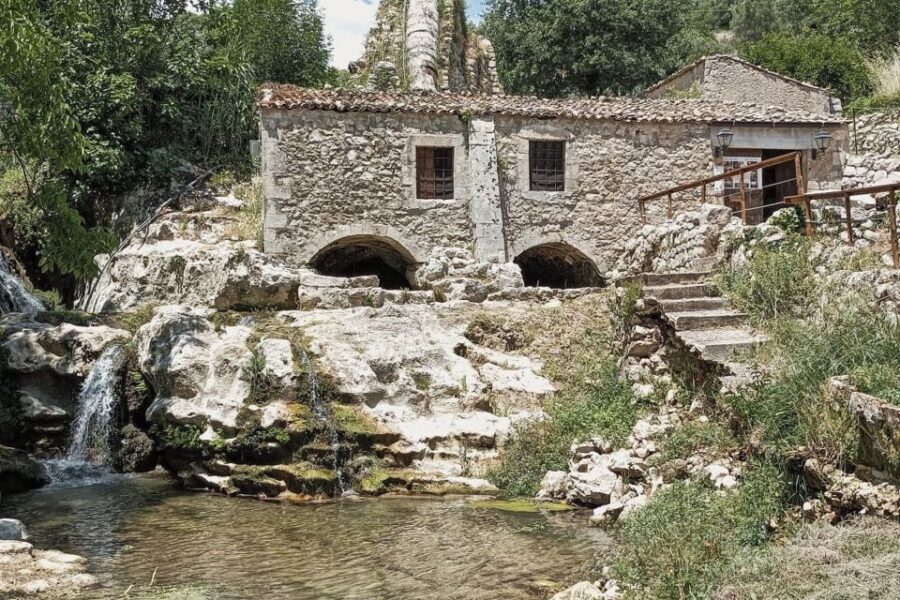 Palazzolo A.: from corso Vittorio Emanuele to the watermill - Who Should Consider This Tour?
