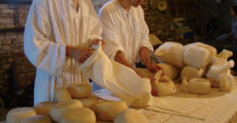 Palazzolo Acreide: Ricotta Cheese and Farm Tour with Tasting - Who Will Enjoy This Tour?