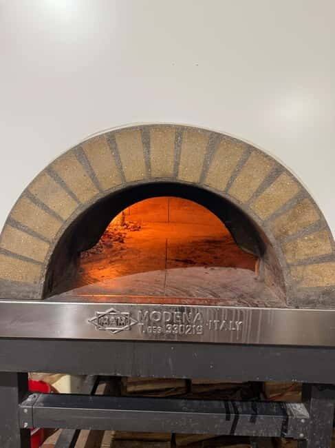 Palermo: Pizza & Tiramisu Class with Free Flowing Fine Wine - The Group Size and Atmosphere