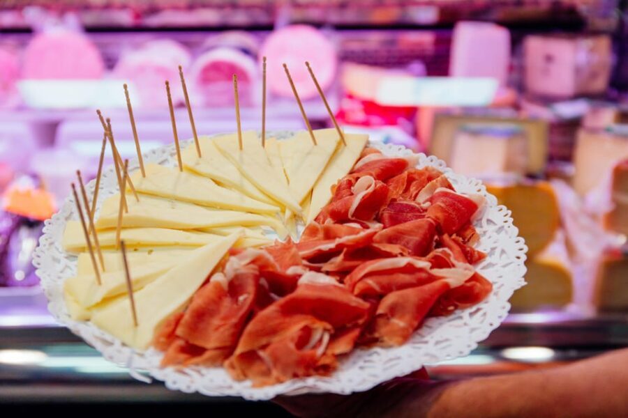 Palma de Mallorca: Foodie Walking Tour of the Old Town - The Good and the Not-So-Good