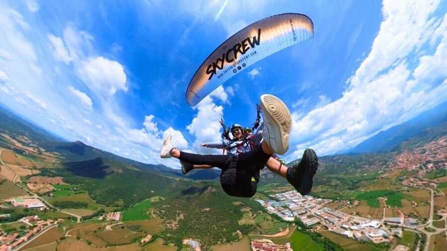 Paragliding: Experience the magic of flying near Barcelona. Report included - An In-Depth Look at the Paragliding Experience