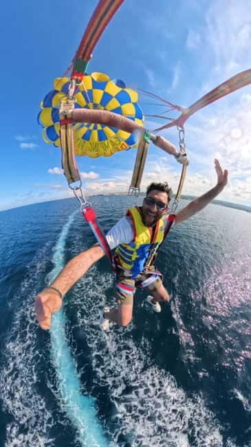 Parasailing in Polignano: A parachute adventure - The Experience Provider and Group Size