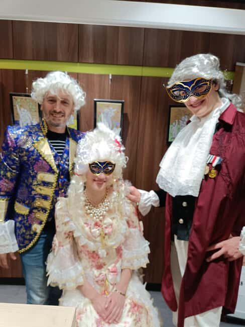 Paris: 18th-Century Makeover and Photoshoot - The Experience: Pros and Cons