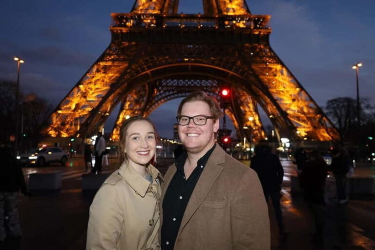 Paris: 6-hour PRIVATE tour in a van - photoshoot included - Exploring the Landmarks