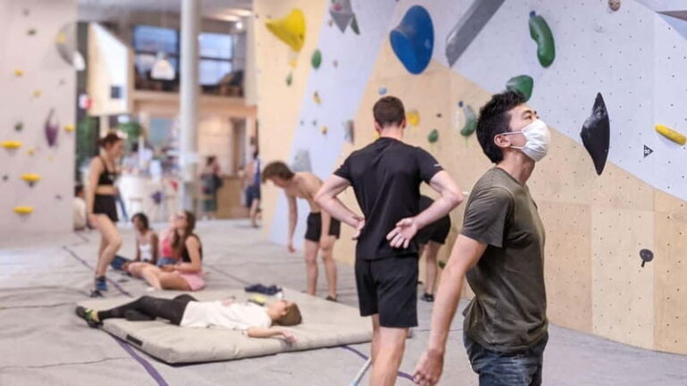 Paris - Bercy Village - Access 1 day of unlimited climbing - What to Expect During Your Climb Day