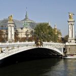 Paris Capitaine Fracasse 3 Course Seine River Dinner Cruise - FAQs