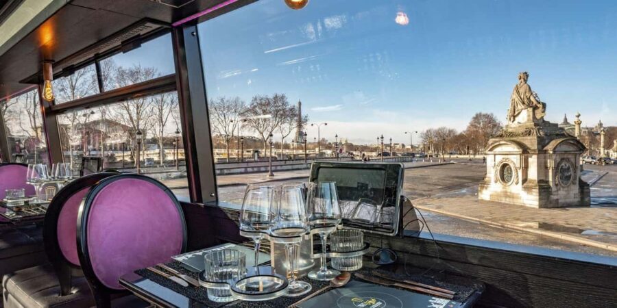 Paris: Champs Elysées Bus Toqué w/Lunch & Glass of Champagne - How the Reviews Reflect the Experience