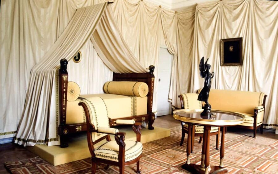 Paris: Château de Malmaisons Self-Guided Tour with Transfers - What Makes This Tour Stand Out