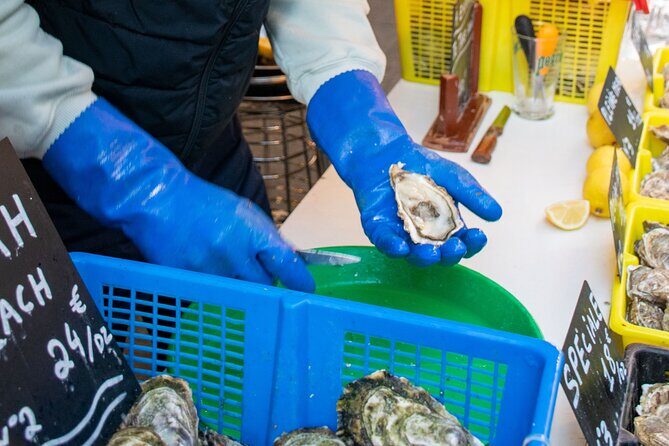 Paris Christmas Food Tour with a Local Guide, and Seasonal Treats - How Does This Tour Feel in Practice?