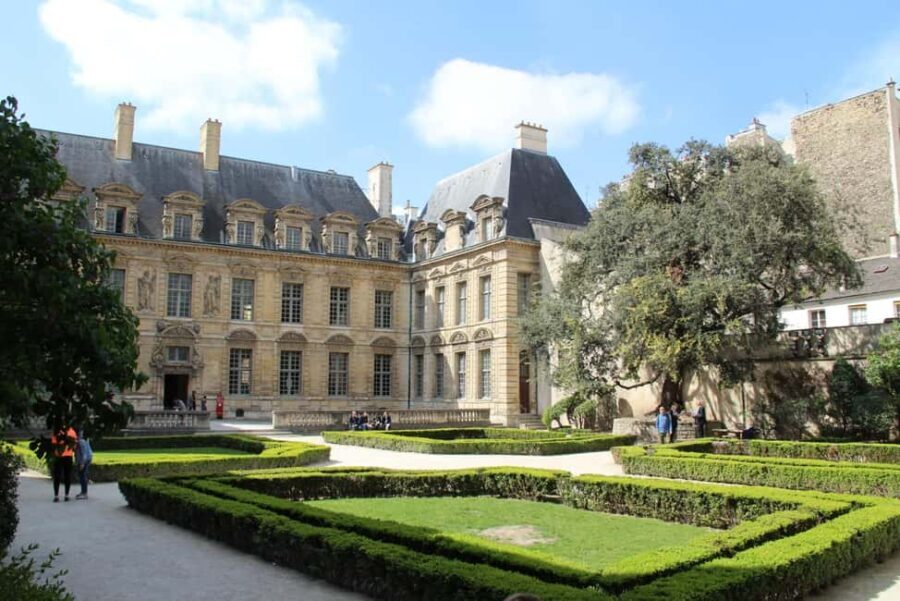 Paris: Discover the hidden architecture gems of Le Marais - Why This Tour Is a Great Choice