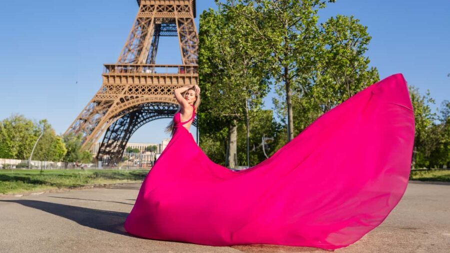 Paris: Eiffel Tower Flying-Dress Photoshoot jonadress - The Dress Experience