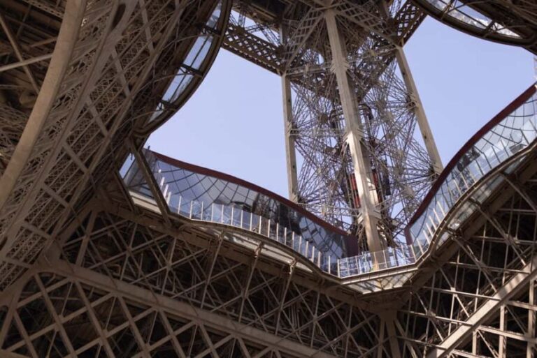 Paris: Eiffel Tower's Madame Brasserie 3-course lunch 12:00 - The Dining Experience in Detail