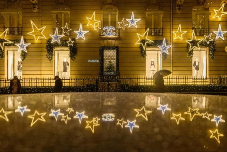 Paris: Experience the magic of Christmas on a walk with a pro photographer - In-Depth Review of the Experience
