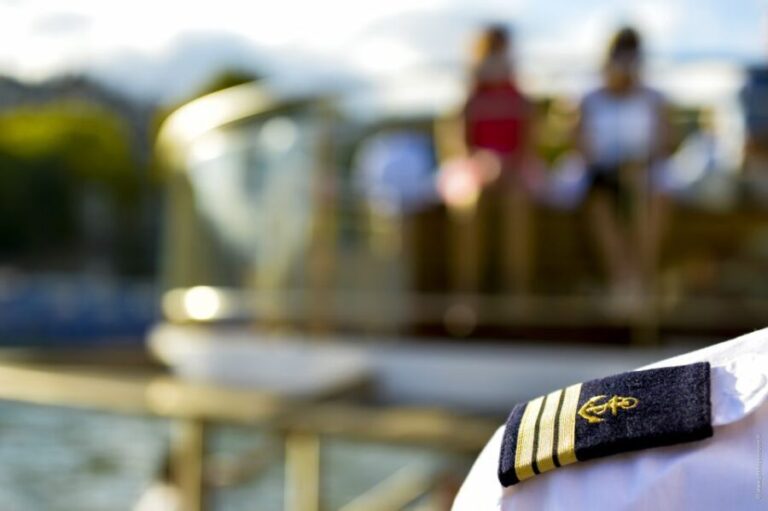 Paris: Family-Friendly River Seine Guided Cruise - What You Can Expect During the Cruise