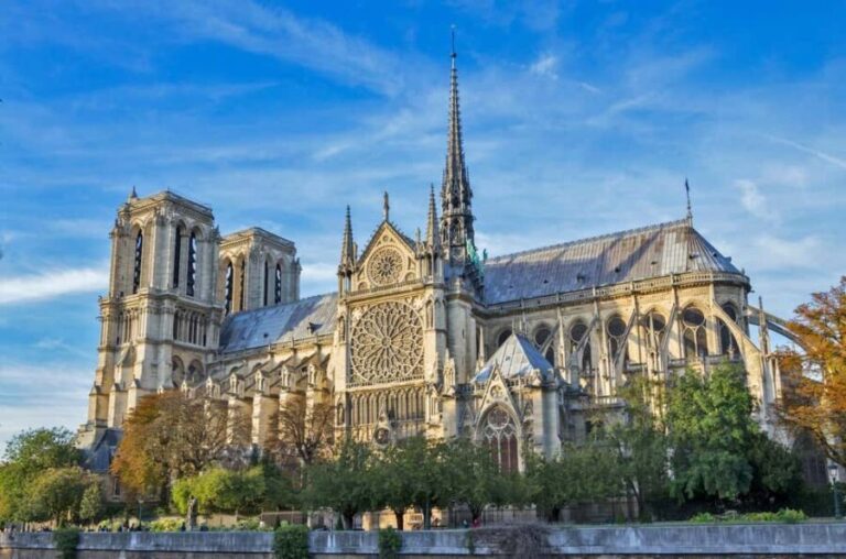 Paris: Family-Friendly Treasure Hunt around Notre Dame - An In-Depth Look at the Experience