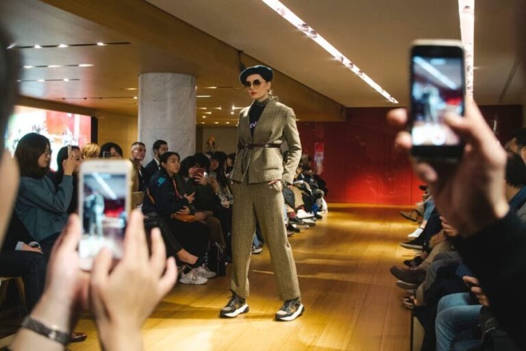 Paris: Fashion Show at Galeries Lafayette Haussmann - FAQ