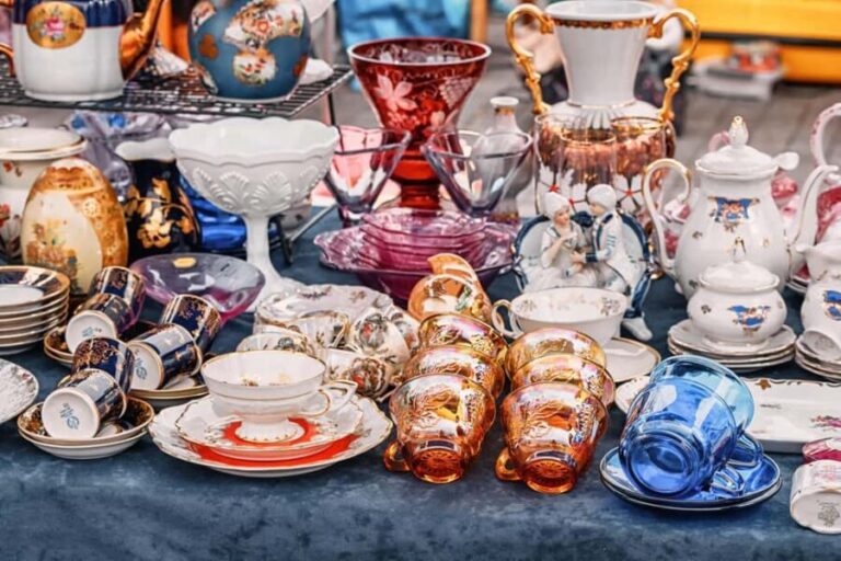 Paris: Flea Market Guided Walking Tour - Paris: Flea Market Guided Walking Tour – A detailed look
