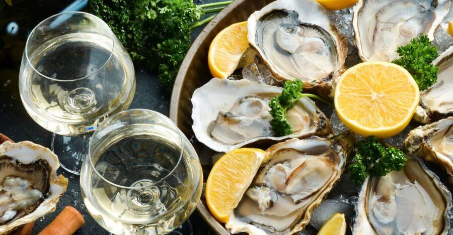 Paris: Gastronomic Private Walking Tour with Food Tastings - The Food Venues and Atmosphere