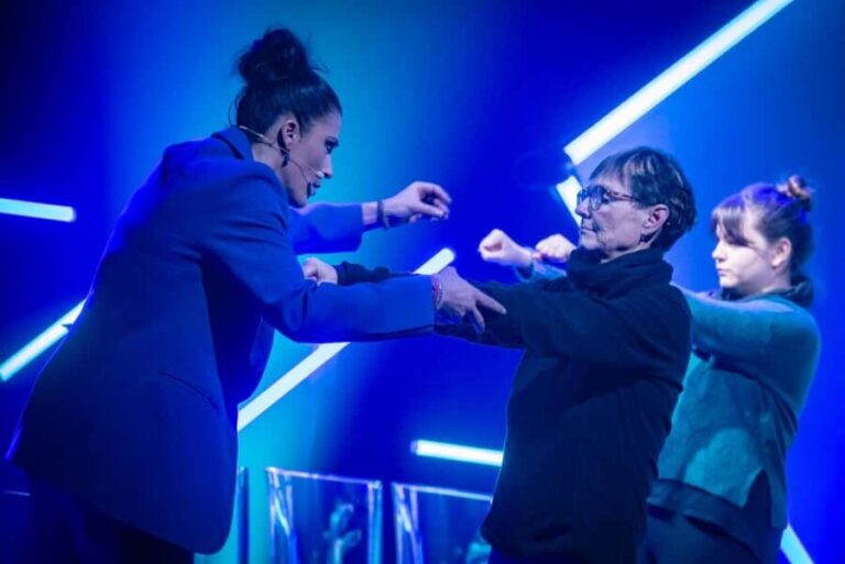 Paris - Giorda's "Hypn'ose" show at the Européen - Who Is This Tour Best For?