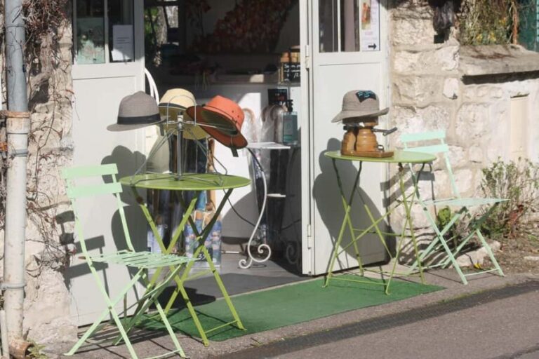 Paris: Giverny Gardens Day Trip with Professional Tour Guide - The Practical Side: What’s Included and What’s Not