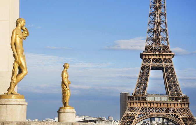 Paris Highlights Immersive Coach Tour - Authentic Traveler Perspectives