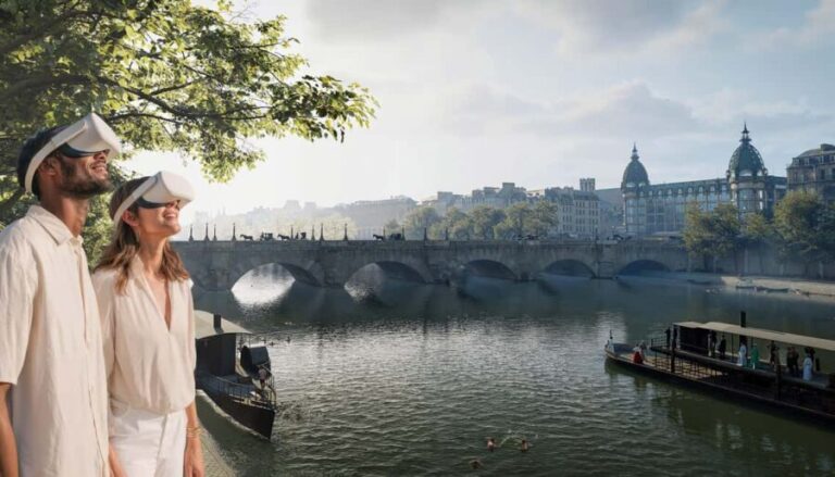 Paris: Historical Guided Tour of the Seine Riverbanks with Virtual Reality - The Route and Key Moments