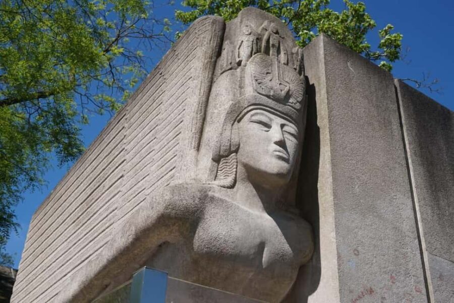 Paris: Histories and Mysteries of Père Lachaise Cemetery - The Highlights of Père Lachaise Cemetery