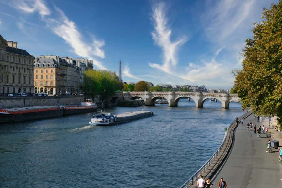 Paris: Latin Quarter to Eiffel Tower Guided Walking Tour - Walking through the itinerary
