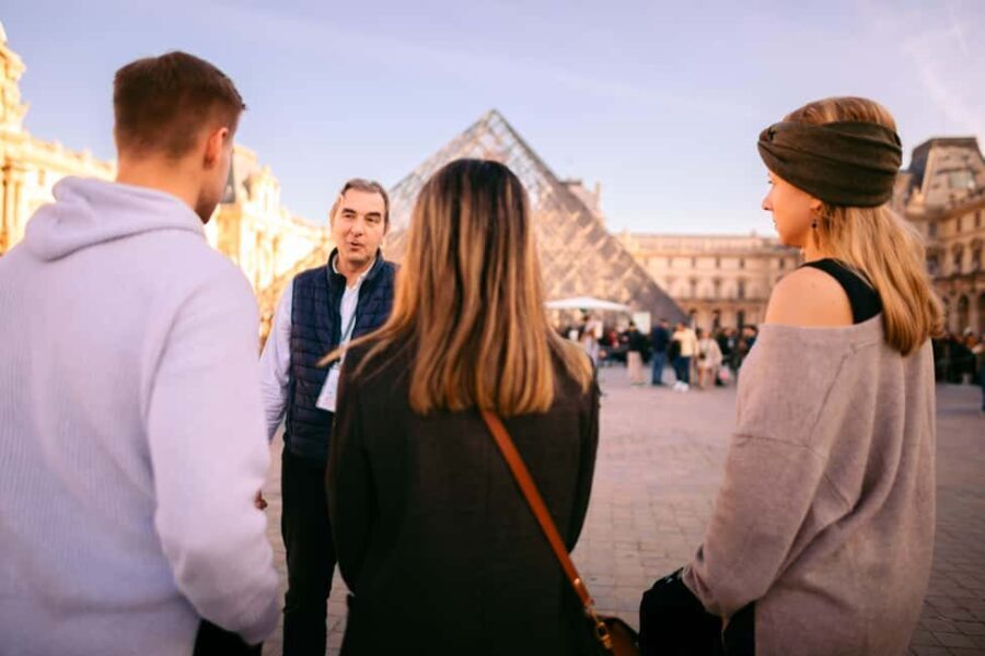 Paris: Louvre Mona Lisa Private Guided Tour with First Entry - What to Expect on the Tour