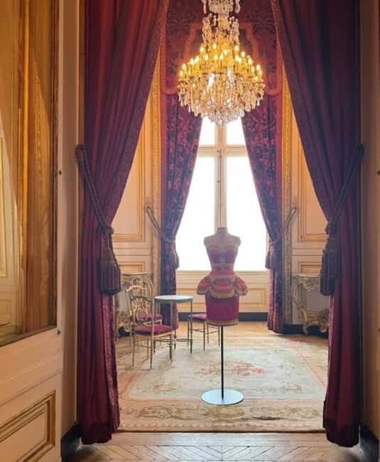 Paris: Louvre Museum Entry Ticket with Host Assistance - Why Meeting Your Host Matters