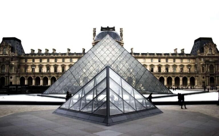 Paris: Louvre Museum Ticket with Optional Hosted - The Experience Inside the Louvre