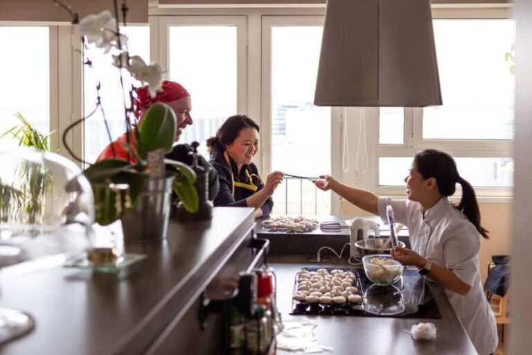 Paris: Macarons class in a parisian home - FAQs