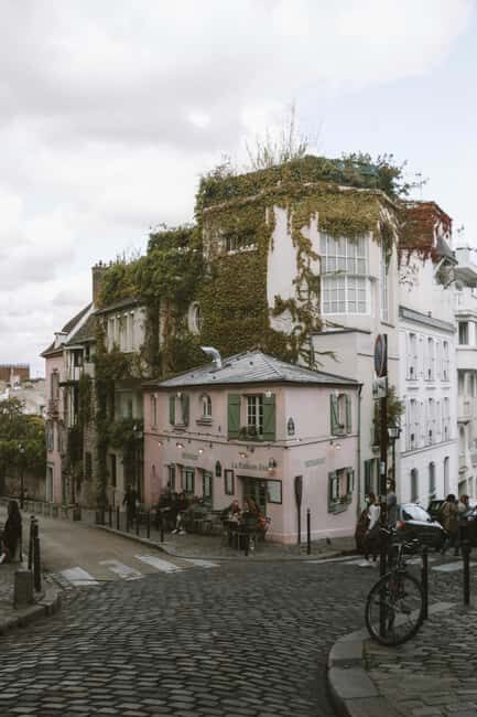 Paris: Montmartre hidden gems walking Tour with Local Guide - Who Is This Tour Best For?