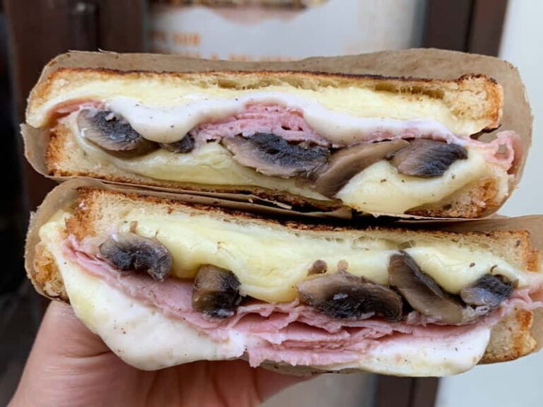 Paris: Montmartre/Pigalle Foodie Tour with Tastings - The Guide’s Role in the Experience