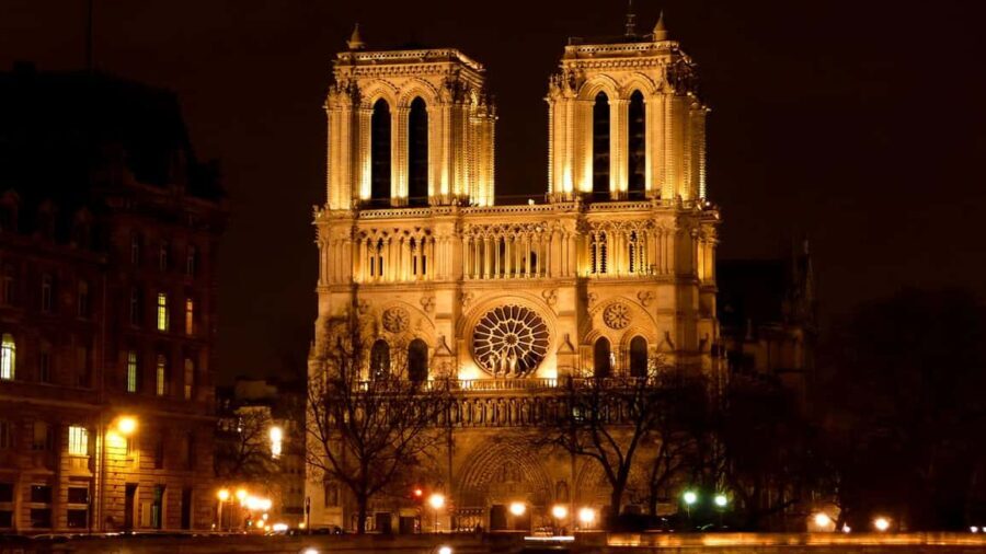 Paris: Night City Tour in a van for up to 7 people - The Highlights and Landmarks