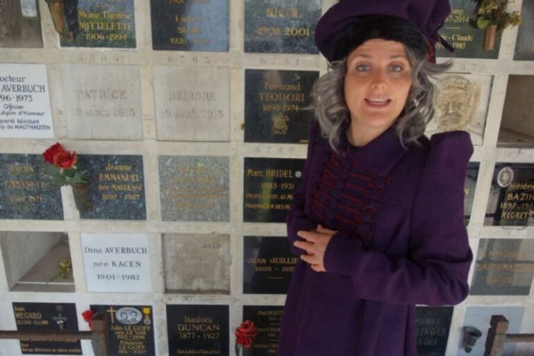 Paris: Père Lachaise Cemetery Guided by the Great Sibylle - The Tour Experience: What to Expect