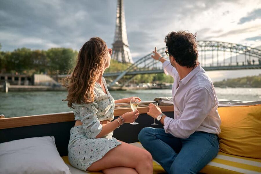Paris: Private Boat Cruise on the Seine & optional Champagne - The Pros and Cons of This Tour