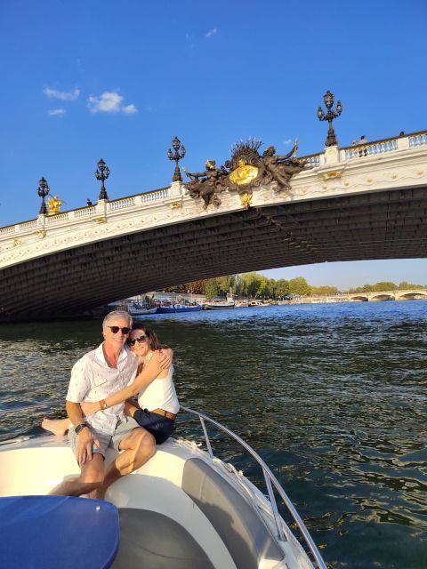 Paris private boat Seine River start near Eiffel Tower - The Value of the Tour