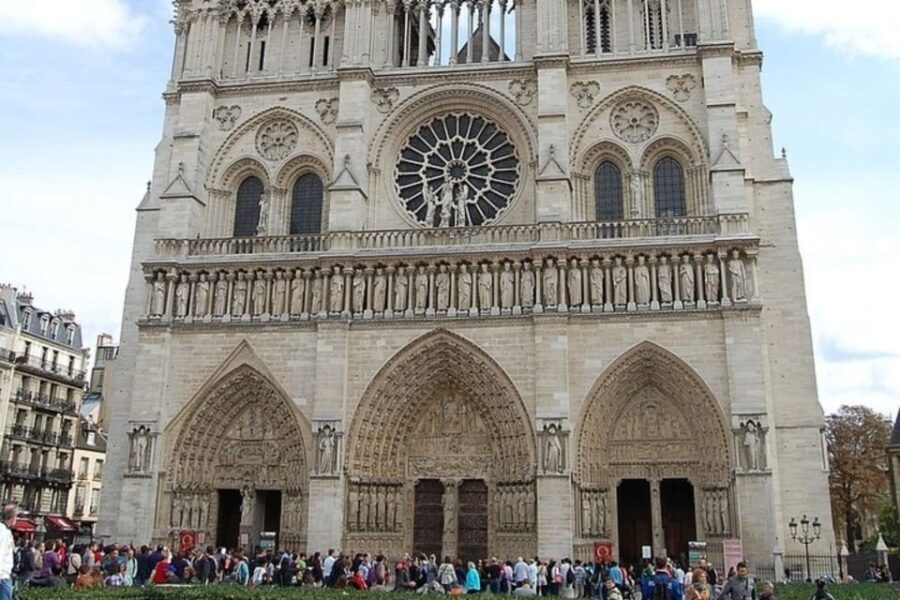 Paris: Private Custom Walking tour with A Local Guide - What to Expect from the Tour