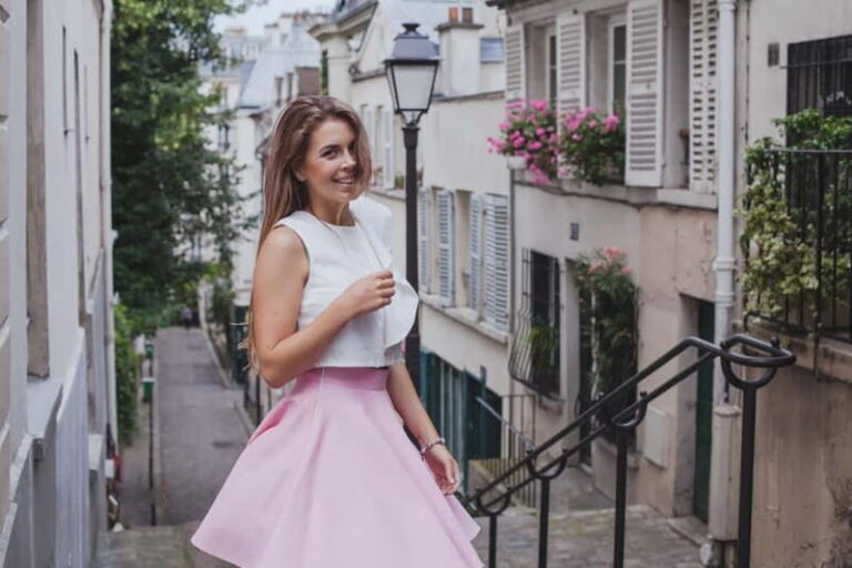 Paris: Private Montmartre Photoshoot with Parisian Charm - The Montmartre Experience in Detail