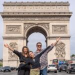 Paris: Professional Photoshoot at the Arc de Triomphe - Key Points